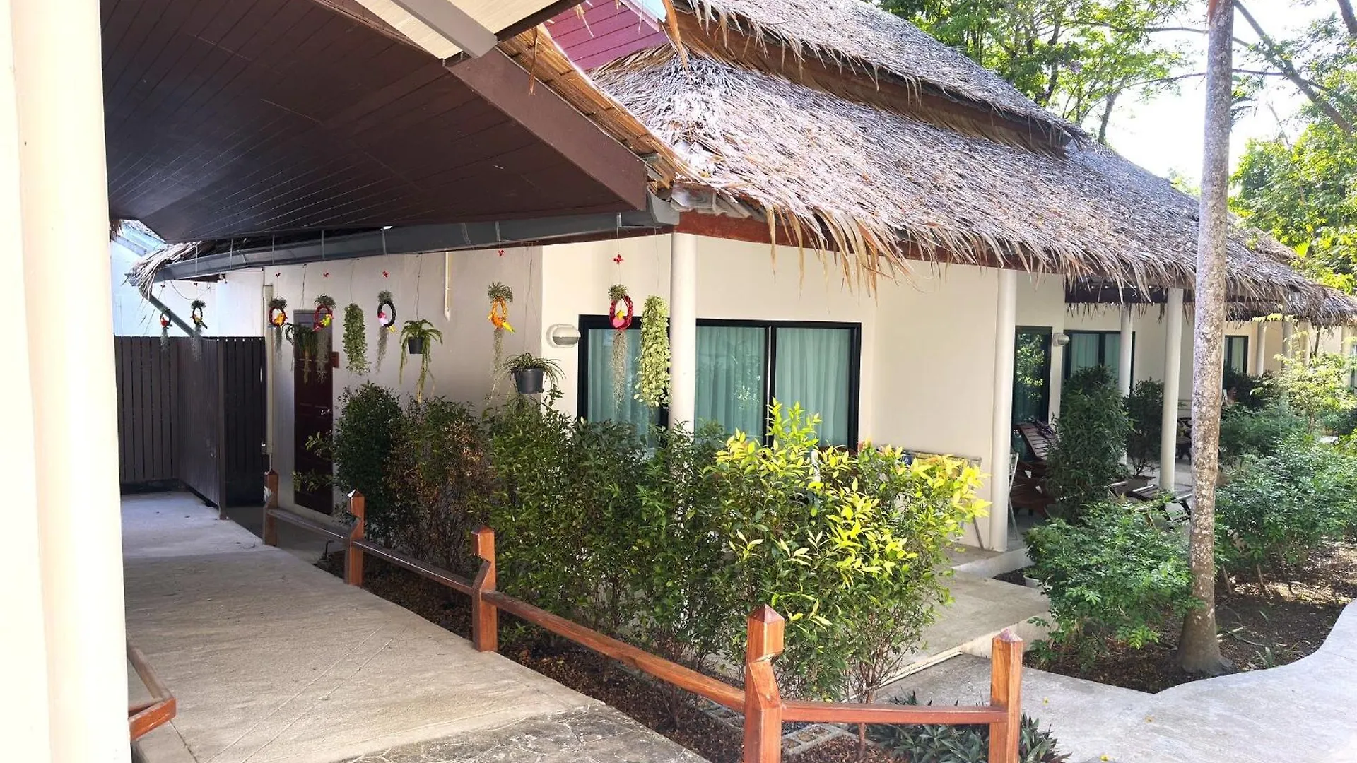 ***  Twin Bay Resort Koh Lanta Thailand